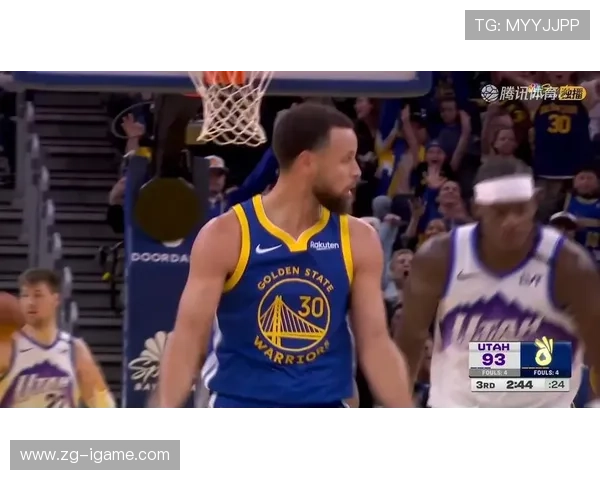 库里压哨三分穿心入网，勇士彻底点燃现场